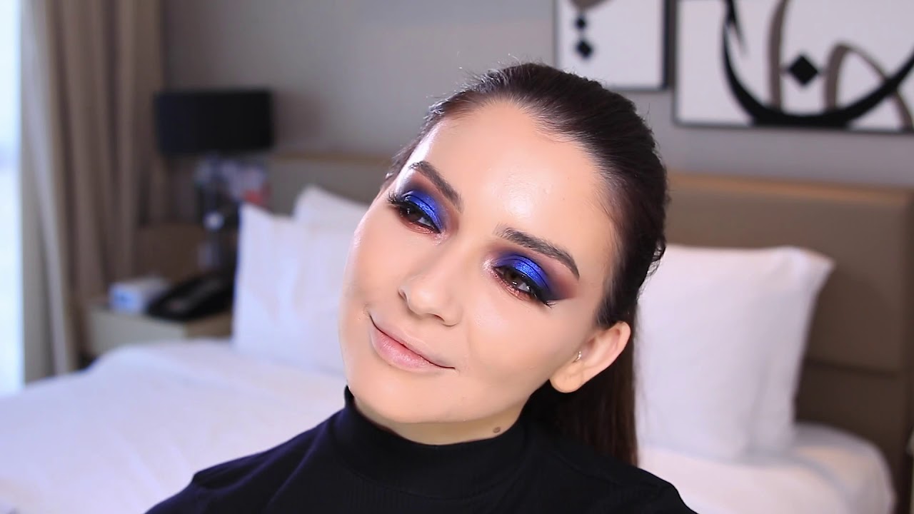 Makeup tutorial by nahed alamoudi ميك اب تتوريال سموكي ازرق للميك اب ارتست ناهد العمودي 💙