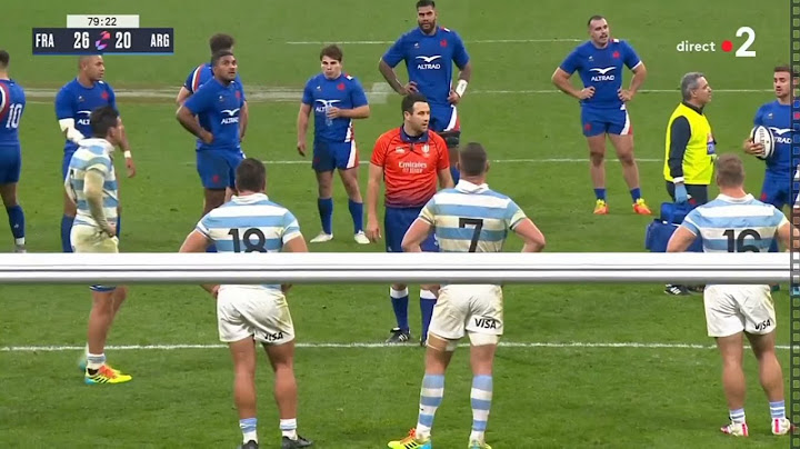 Le Terrible croc sur Mathieu Jalibert lors du match France Argentine