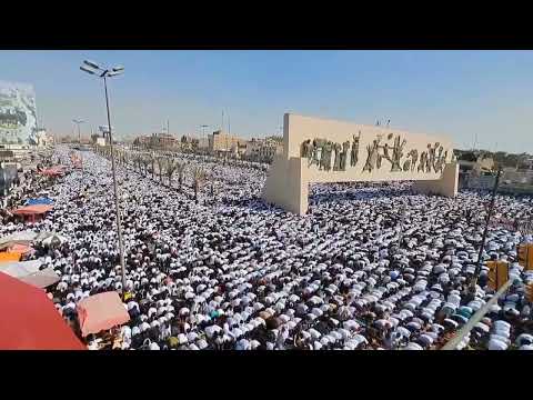 ويعينه قزازه ما يصلي على عن النبي