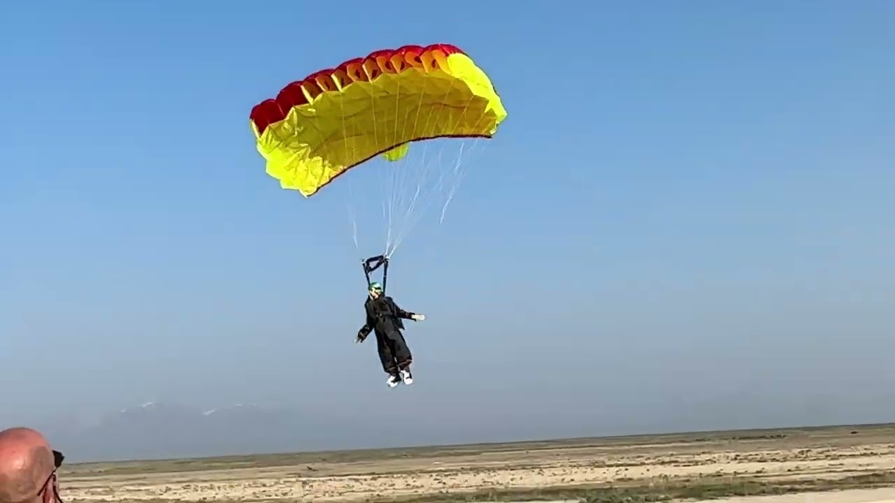 RC Skydiver - He finally works!