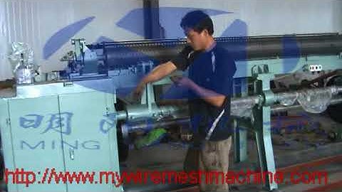 Production process of reverse twisted hexagonal wire mesh machine 03