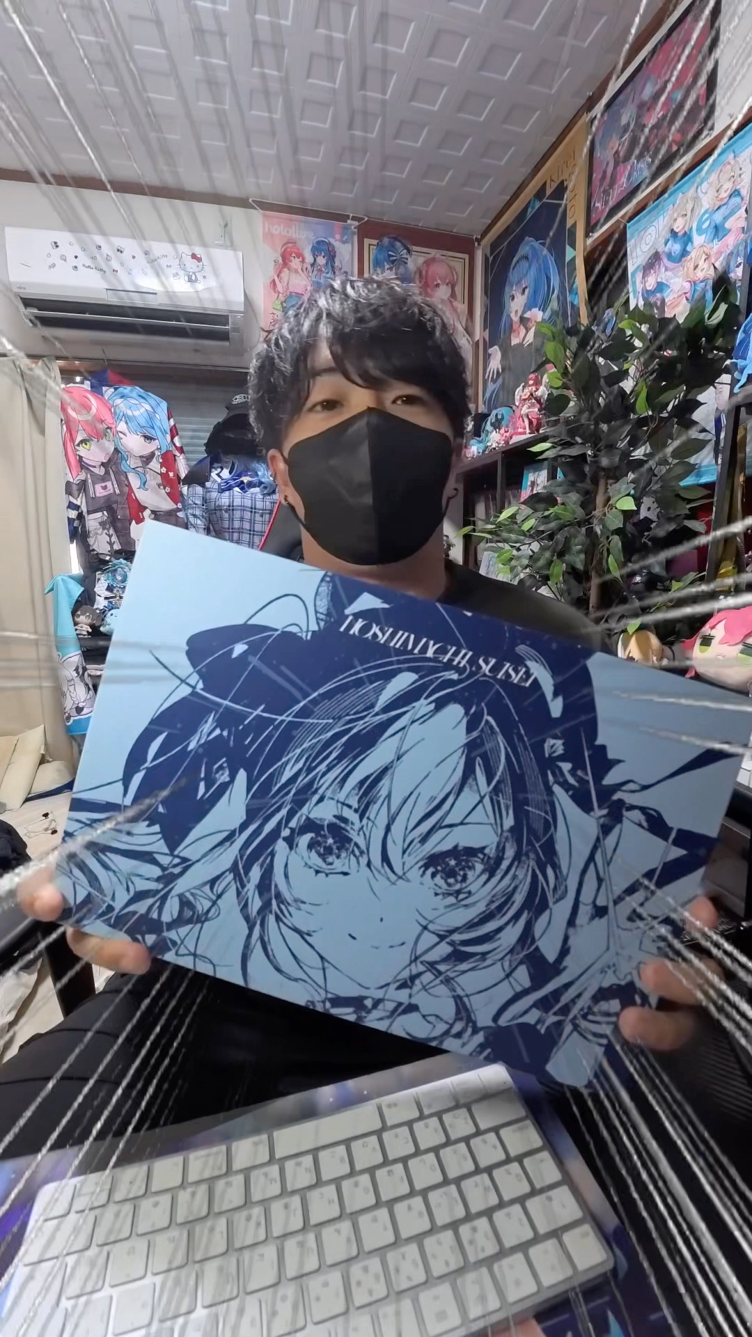 Hoshiyomi] Suisei Hoshimachi's first ever fan club merch is here