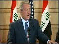 تقرير يكشف ماذا كان يفعل الزيدي قبل رمي الحذاء على بوش