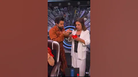 Farah Khan, Arshad Warsi & Malaika Arora indulge in a fun banter on the sets of Jhalak Dikhla Jaa