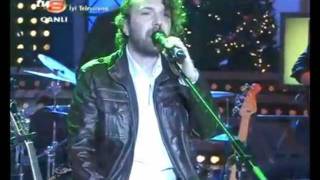 Halil Sezai - 10 Ağlamışız  Canlı Performans - Yılbaşı Özel - Disko Kralı 31 Aralık 2011