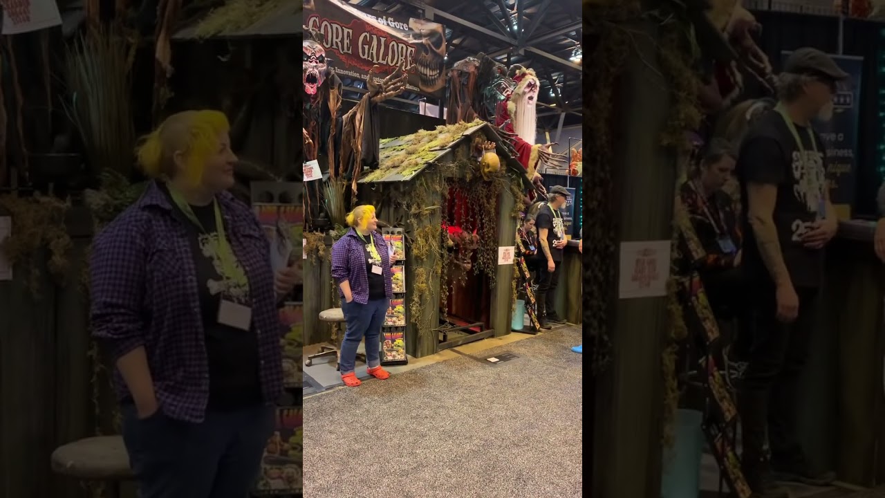 HUGE ANIMATRONICS BOOTH at TRANSWORLD HALLOWEEN 2023! #shorts