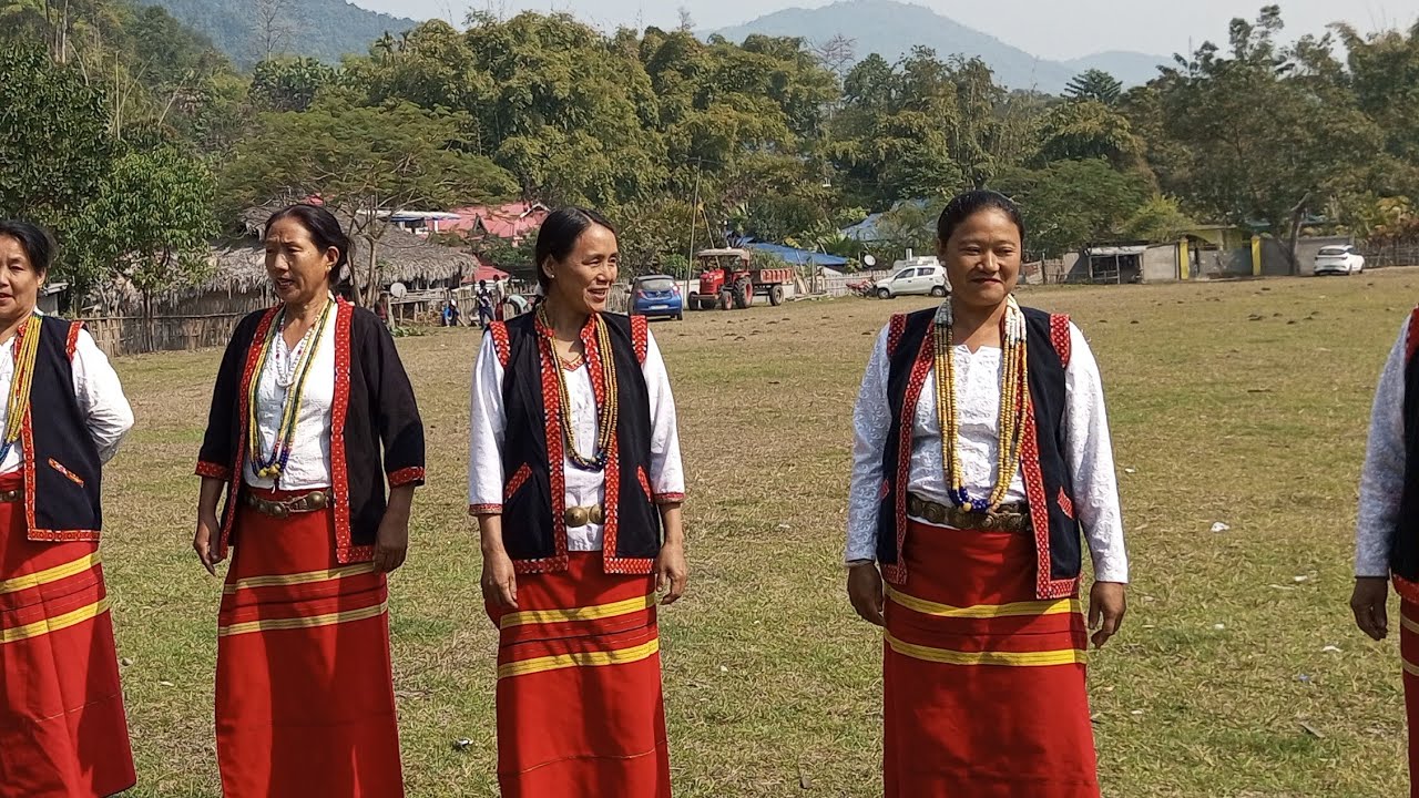 Peying Ane Party E 40 Years State Hood day lo Nitom Mobi dung Pessing J M Circle Adum lo