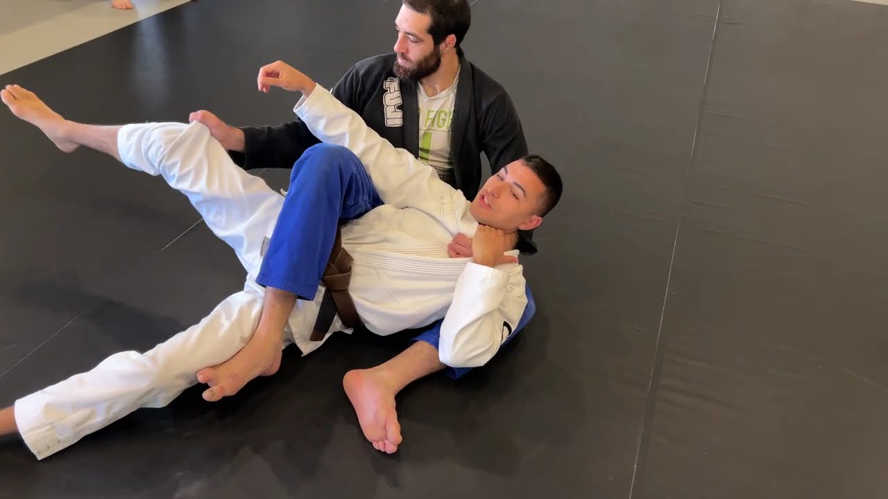 Bow and Arrow Choke Escape