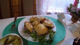 Запеченная картошка с салом и луком в духовке