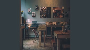 Understated Backdrops for Work Days