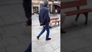 El rayacoches de A Doblada amenaza con un adoquín a sus vecinos