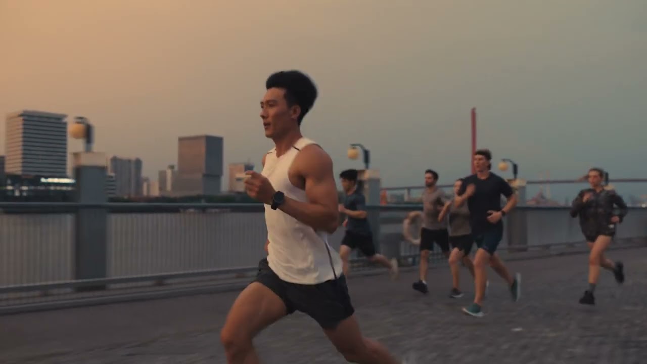 This Is a Huawei Watch Gt Runner in Gray.