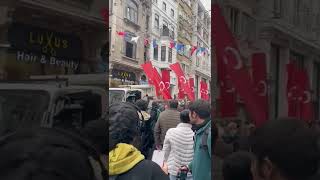 Beyoğlu Belediyesi İstiklal Caddesine Bayrak Dikiyor 