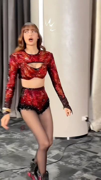 It seems like Lisa was in a hurry to give an interview and forgot her outfit!! 😆 #blackpink #lisa