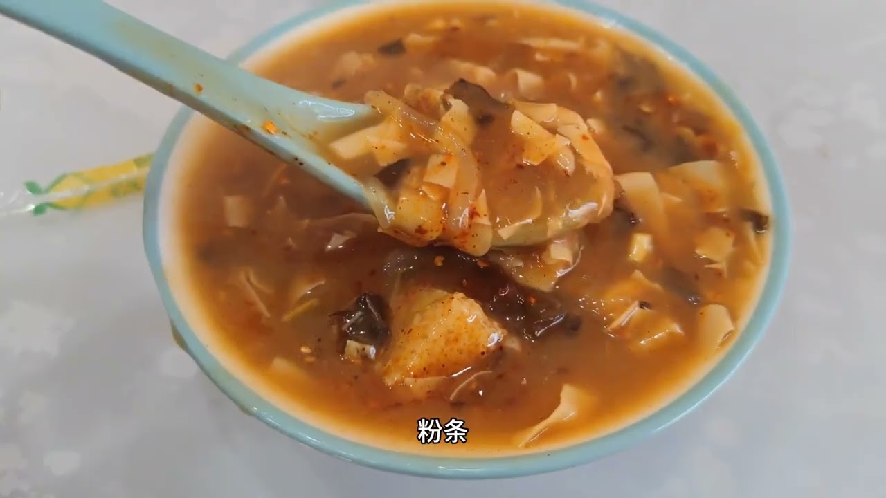 云南丽江古城，忠义市场热闹人多