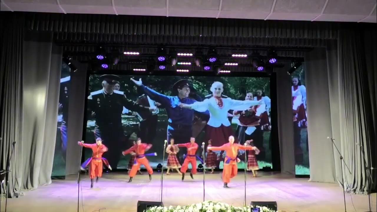 Костюмы для народного ансамбля. Русский народный ансамбль. Милославова. Народные ансамбли минусы. Народные ансамбли минусы.