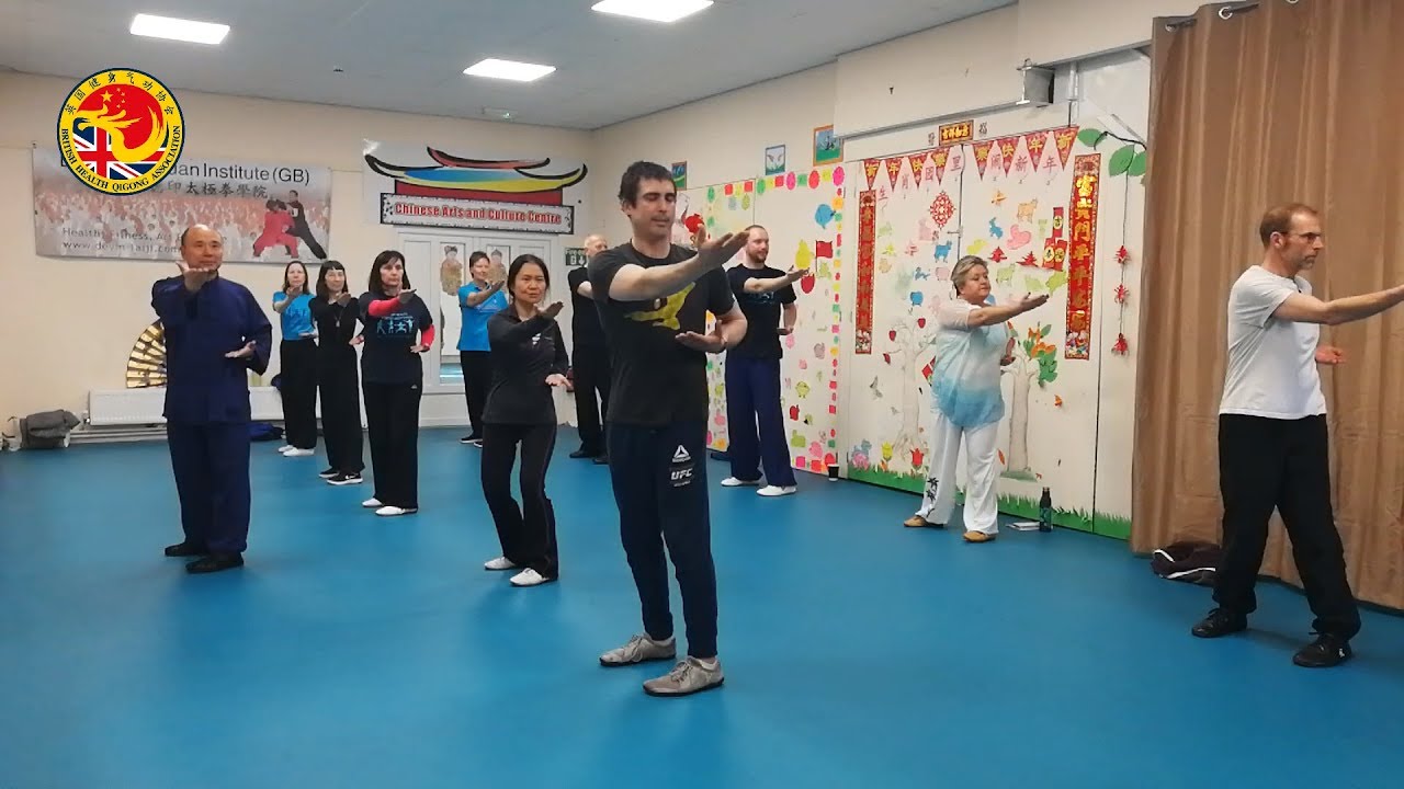 liu zi jue / Six Healing sounds Health Qigong - 健身气功六字诀 - YouTube