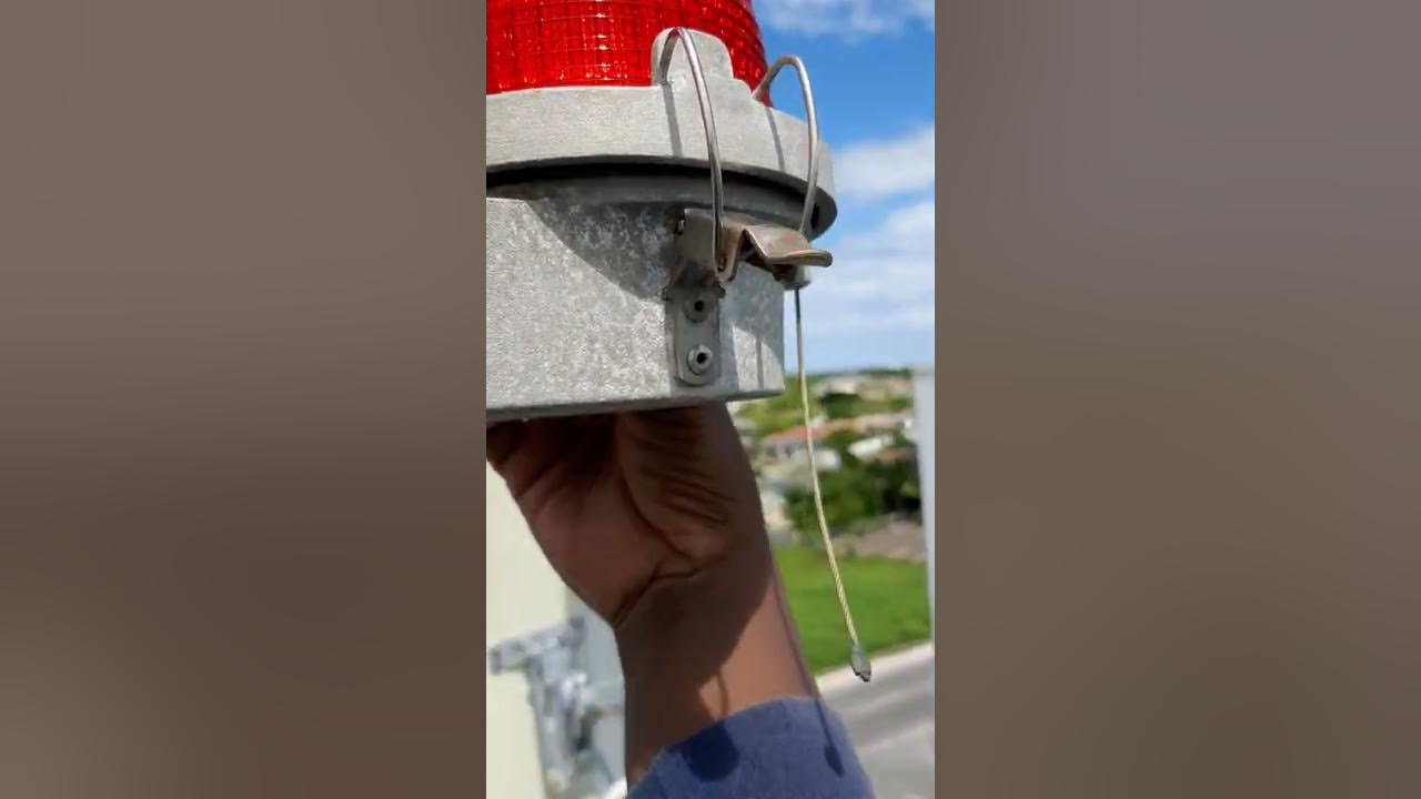 CHANGING TOWER LIGHT BULBS YouTube