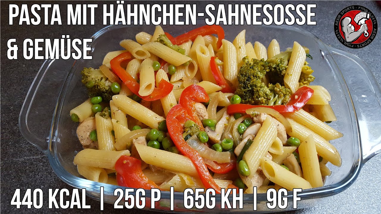 Pasta mit Hähnchen-Sahnesoße | Schnelles Fitness Rezept | Muskelaufbau