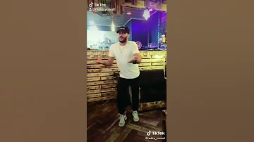 رجل يرقص لاغنية الزين عياني 