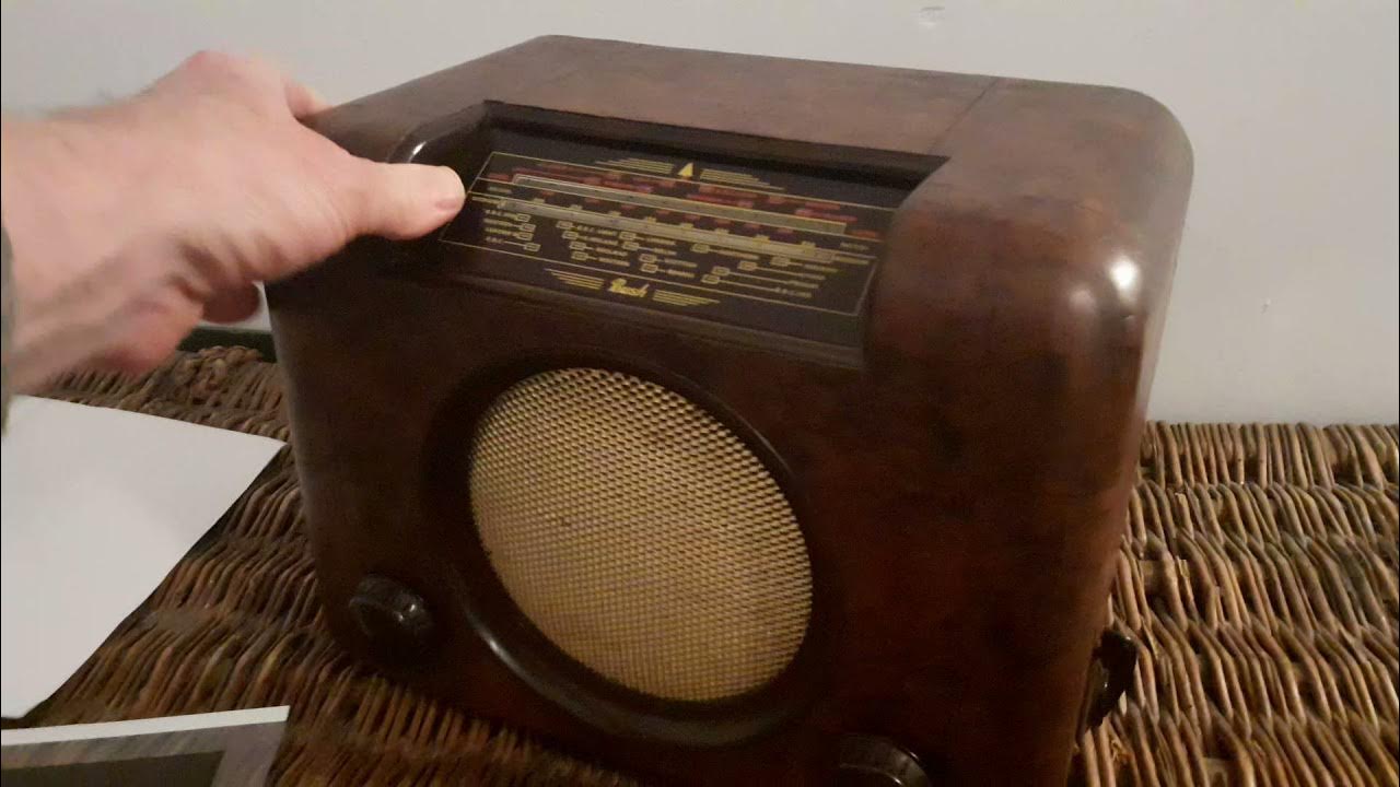 Bush DAC90A smashed radio cabinet restoration using Bur walnut veneer