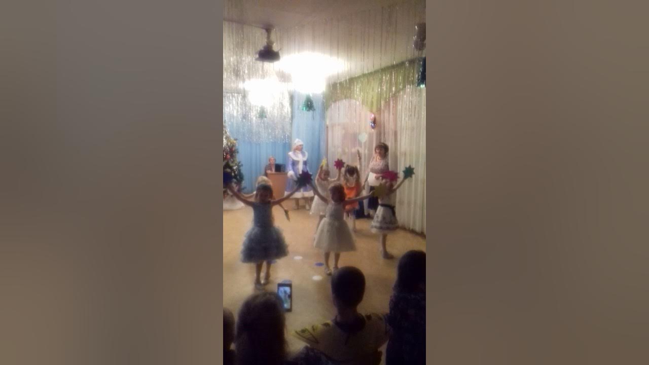 Танец счастье в детском саду на выпускном