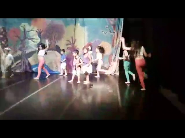 Danza "Alegrías de la Tierra"