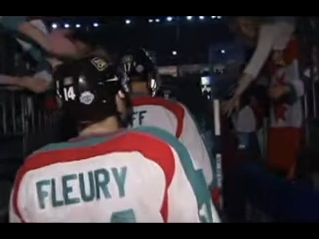 Theo Fleury jouant pour la Belfast Giants dans la ligue élite du