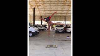 ??Tanzanian acrobatics balance #ayotv #efmedia #tanzania #wasafifm #afrca #ayotv #handbalance