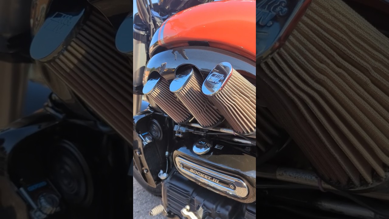 TRIUMPH ROCKET III Custom 