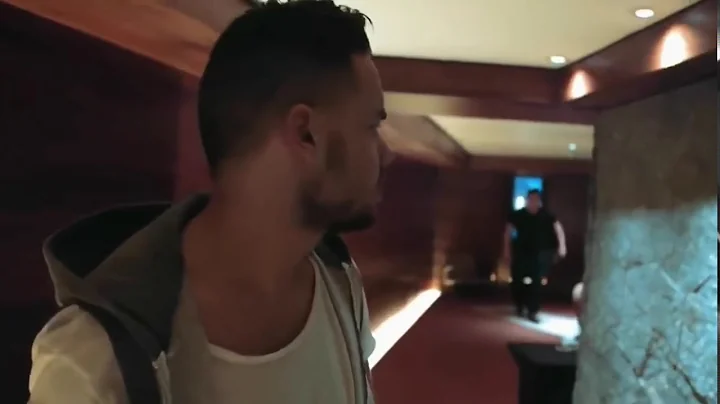 Harry Styles laughing like Elmo// Niall’s Claustrophobia