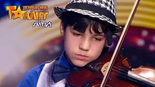 ONE little boy would be played at violin, guitar and the piano! - Got Talent 2017