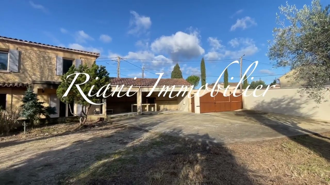 Maison provençale à vendre à l'isle sur le Sorgue chez Riani Immobilier.
