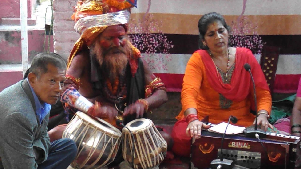 Street performance in Kathmandu, Nepal. Baba's playing madal. - YouTube