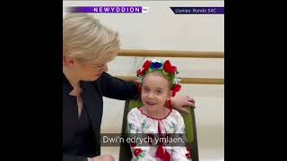 Newyddion Twitter video, Amelia Anisovych