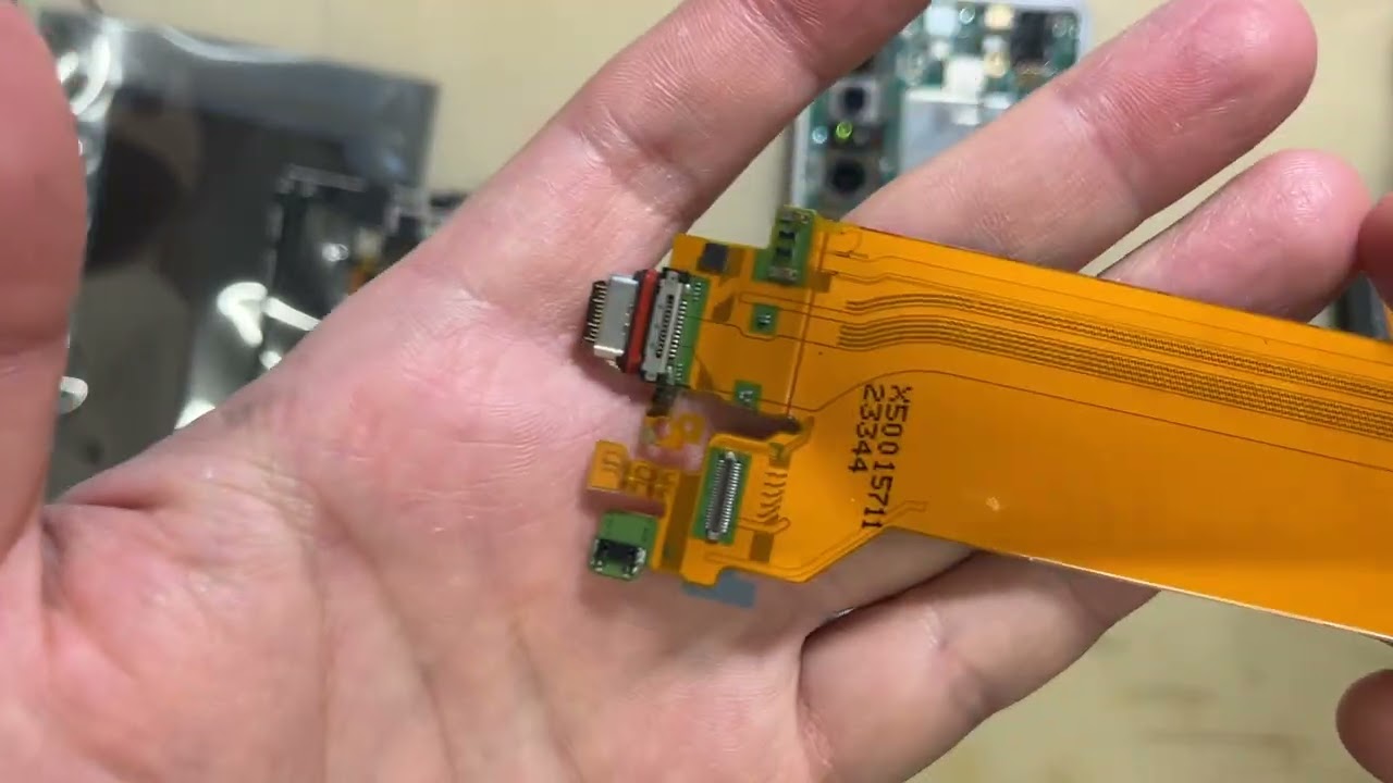 SONYXPERIA1II更換電池、USB排線