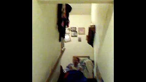 Going down stairs with a baklent