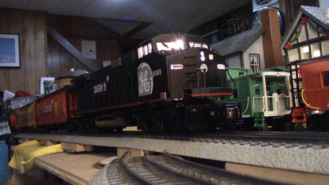 Lionel Demonstrator Dash-9 (6-18226) on the Nicholfloyd Railway!