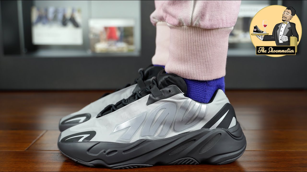 YEEZY BOOST 700 MNVN