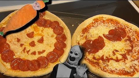 WE COOKED HALLOWEEN PIZZAS!
