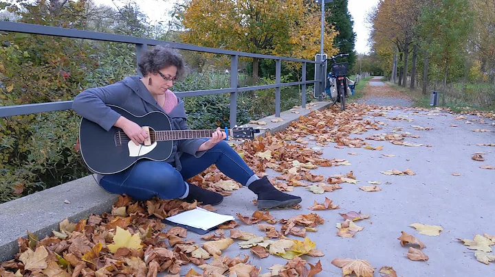Kiss the earth (La Luna) - Ajeet Kaur (Acoustic Ve...