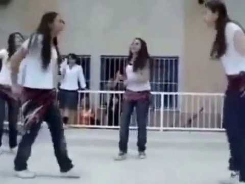 مهرجان الوسادة الخالية تصميم محمود كامل 2012 YouTube 