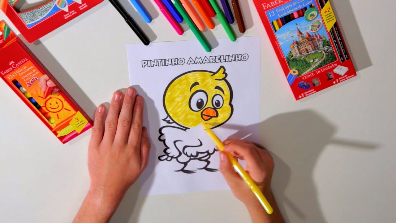 GALINHA PINTADINHA PINTANDO E APRENDENDO AS CORES COM O PINTINHO AMARELINHO