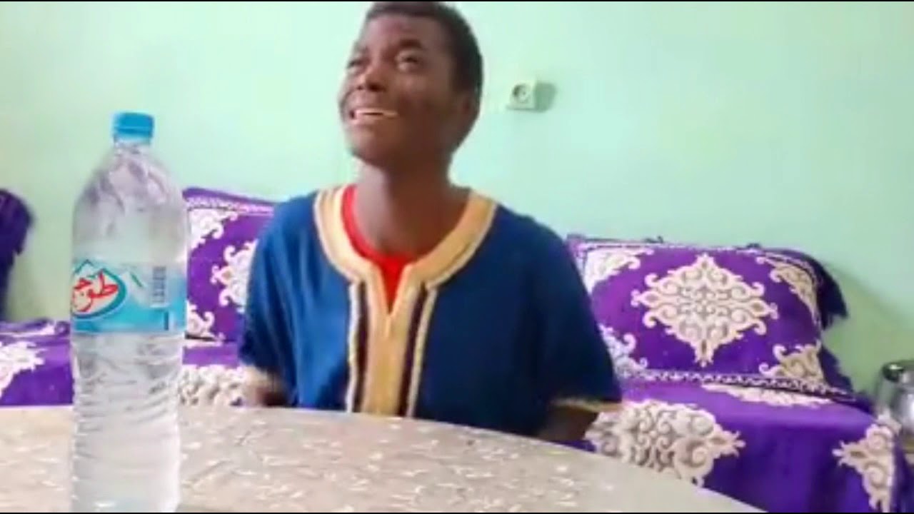 سندغنس فطر قدام بوه وهو صايم شوف كي صرالو ههههه ضحك جزائري