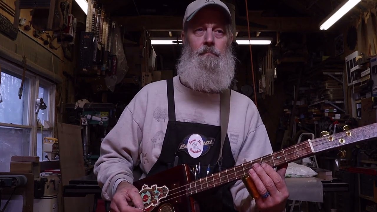 RRW2722 Ashton Symmetry Cigar Box Guitar with Gold Accents