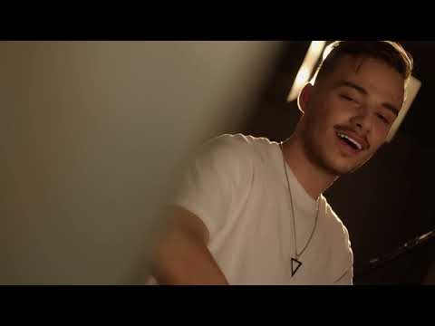 الصوت الأصلي ل حسام قدام الكل 