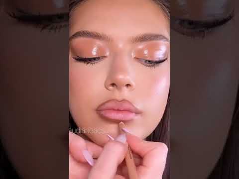 Video: Mere Glans! Sådan Oprettes En Skinnende Makeup Med Glitter