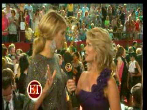 Heidi Klum shows off her butterfly Lorraine Schwar...