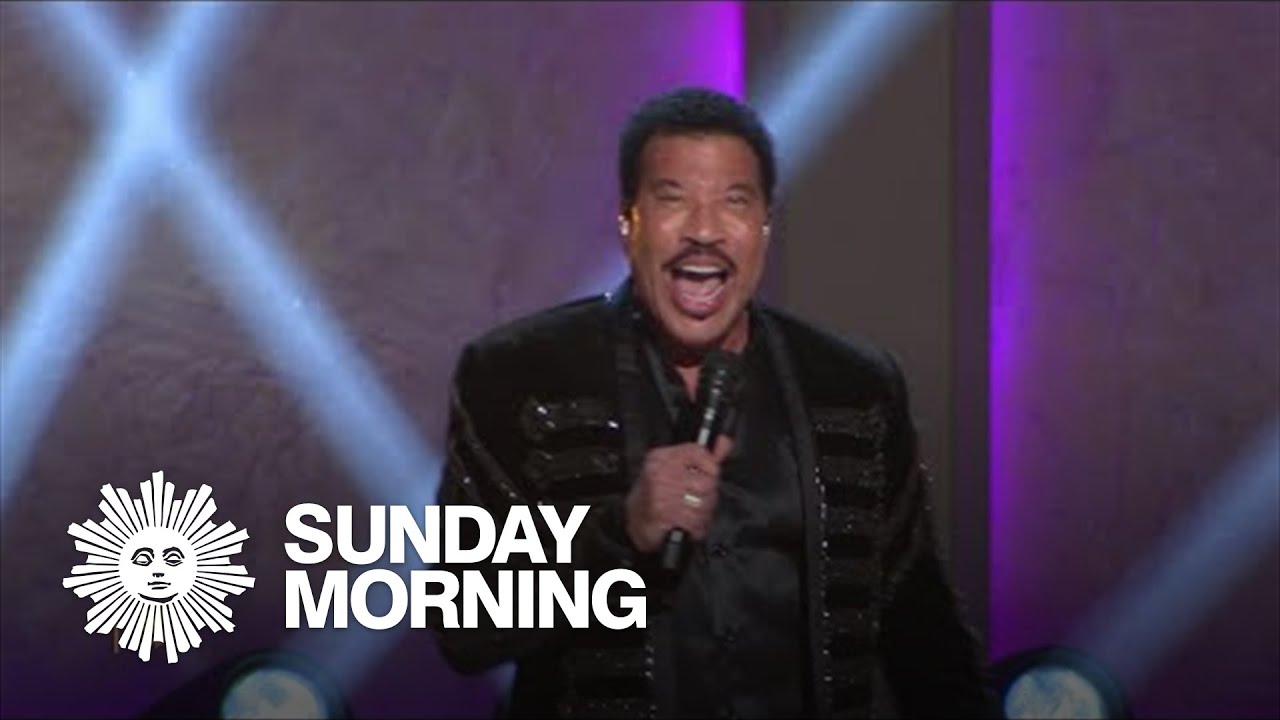 Lionel Richie Gives Advice to 'Young Superstars' While Accepting ...