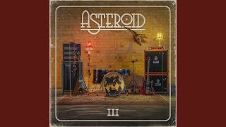 Video thumbnail of "Asteroid - Pale Moon"